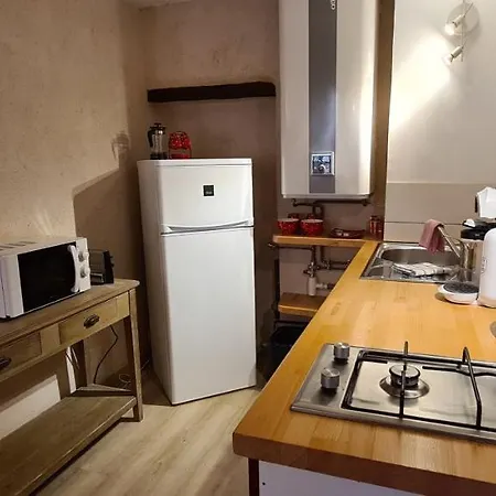 Les De St Guilhem Guest house