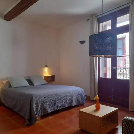 Guest house Les De St Guilhem