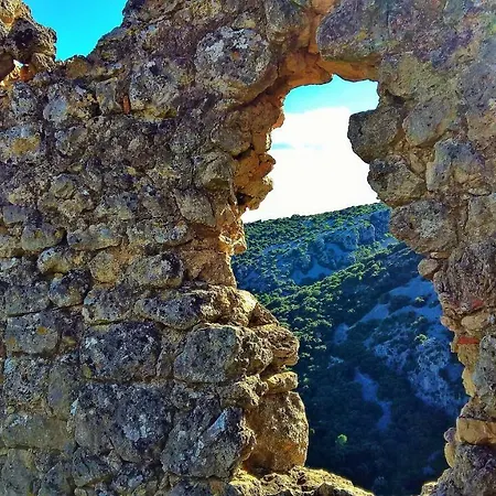 Les De St Guilhem * Saint-Guilhem-le-Desert
