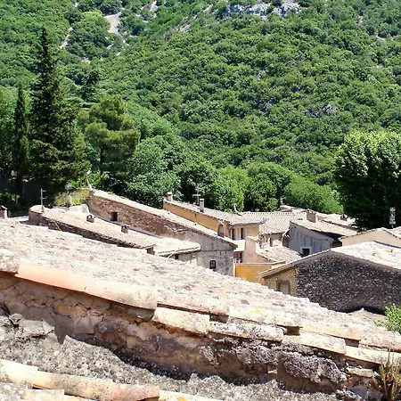 Les De St Guilhem Guest house